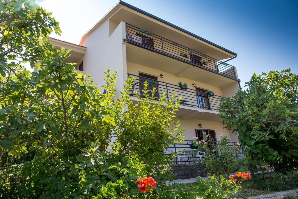 Apartment Bambo Tre Sorrele Kotor Exteriér fotografie